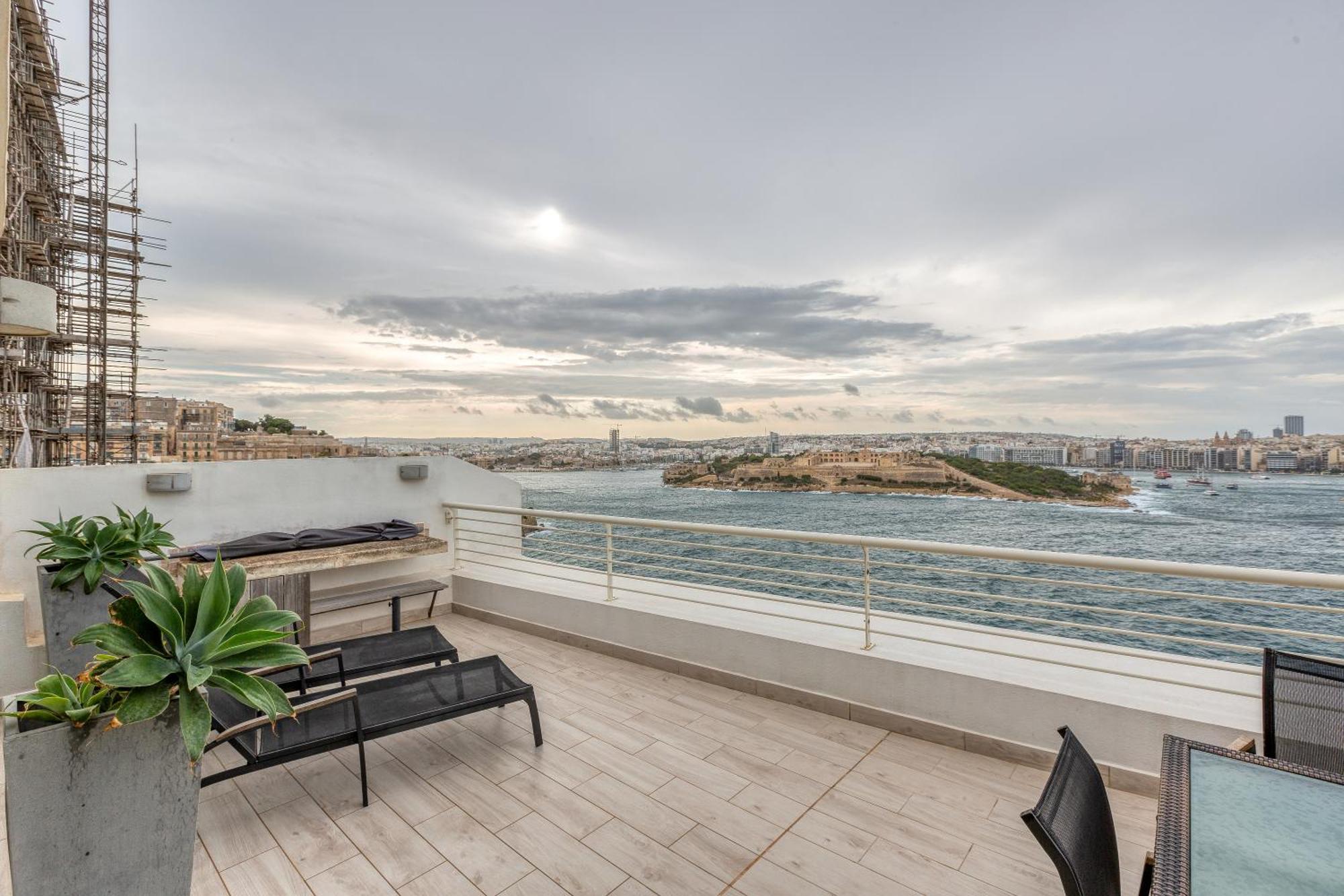 49/3 Seafront Duplex Penthouse In Valletta Dış mekan fotoğraf